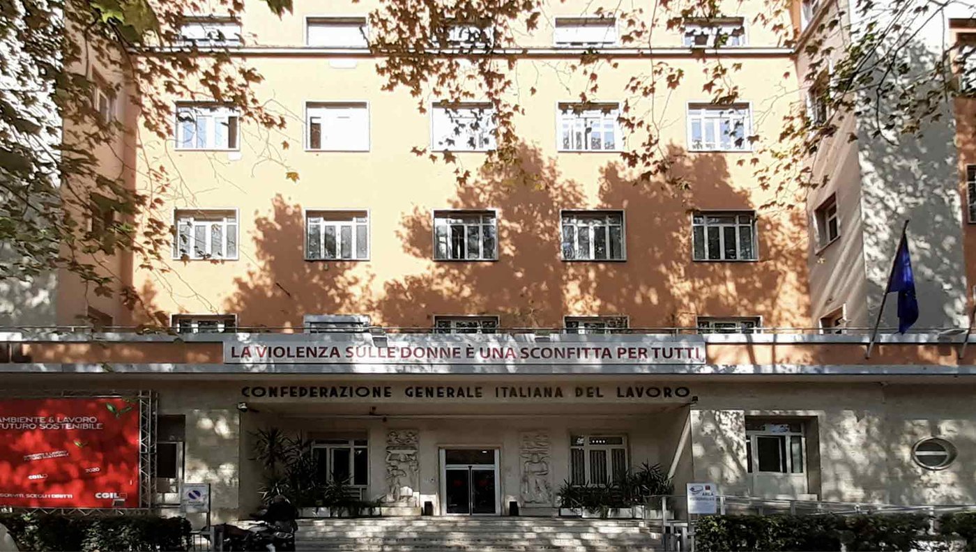 Prima firma i contratti, poi li denuncia: il paradosso del sindacato sul lavoro