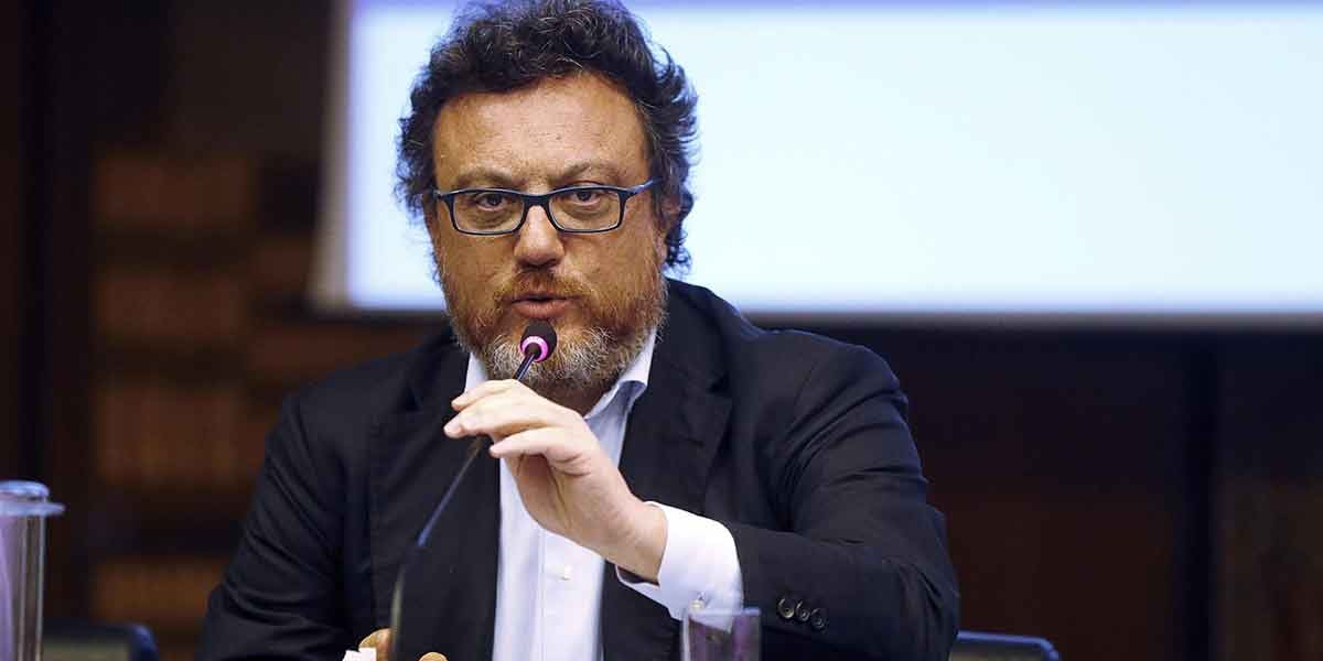Il valzer estivo dei direttori; e Orfeo sogna il TG 5