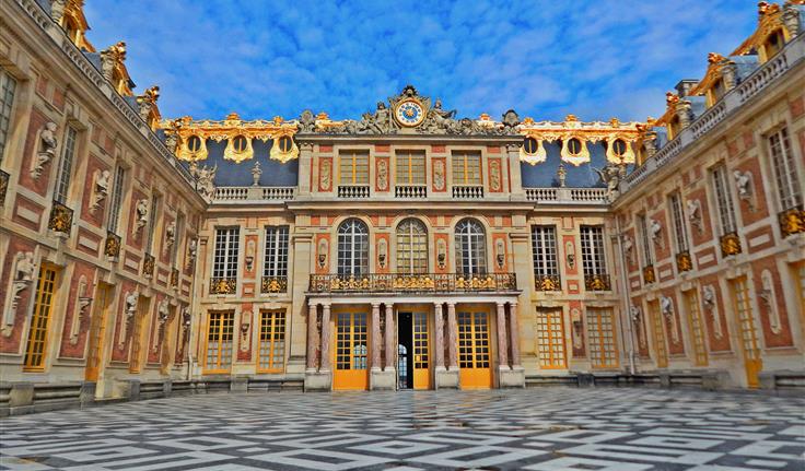 Di nuovo Versailles, ma stavolta al contrario