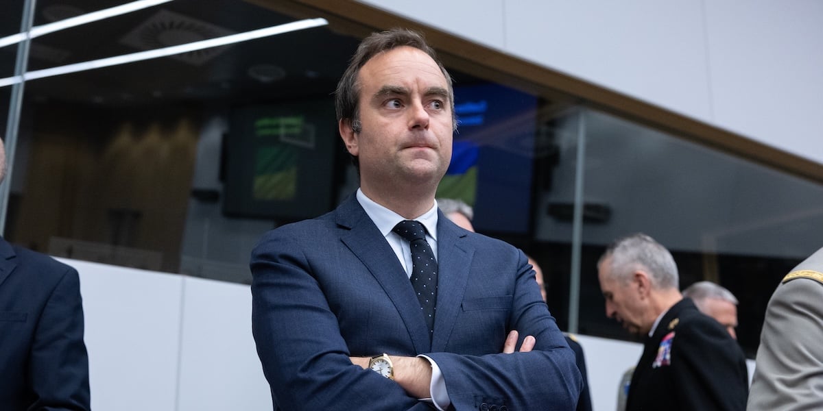 Francia, la paralisi politica presenta il conto