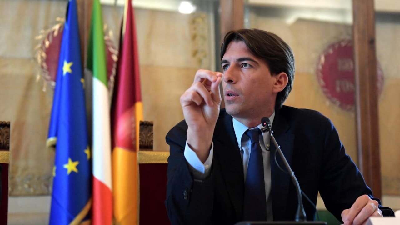Onorato frigna per le firme da raccogliere per candidarsi: ma dove sono finiti i 700 amministratori e le migliaia di iscritti?