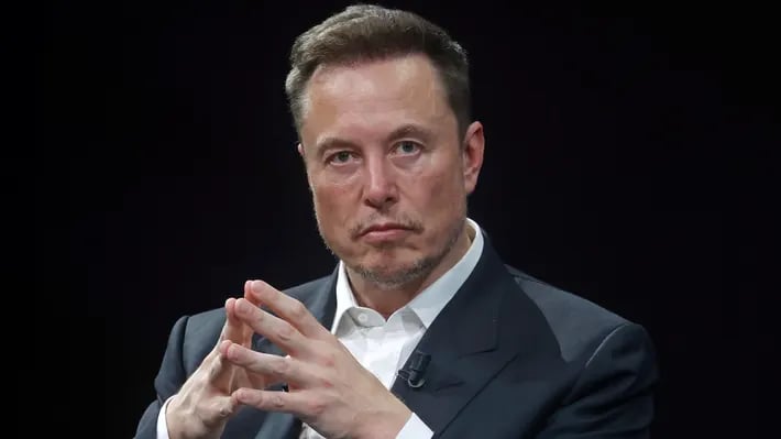 Musk ha capito che il digitale si conquista controllando il mondo fisico