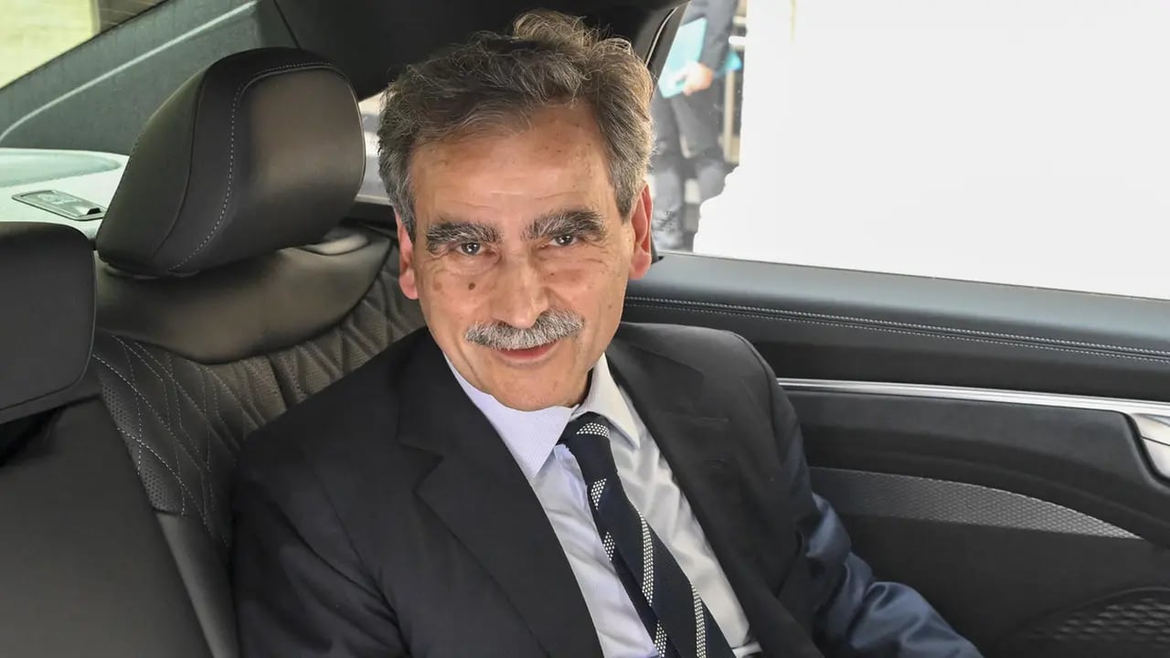 L’ultima di Lovaglio: buttare a mare i suoi consiglieri ed elemosinare un posto a Bper